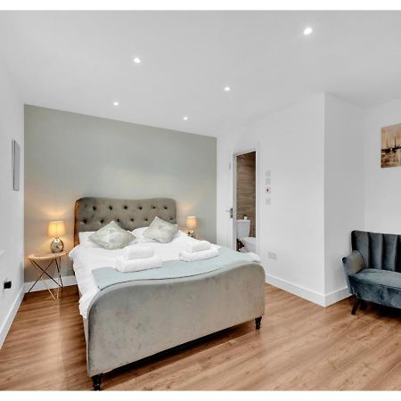 Classic 2Bd Flat In 切姆 外观 照片