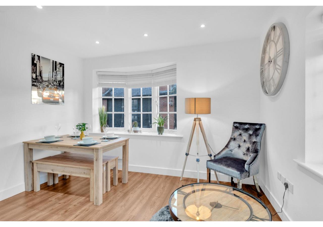 Classic 2Bd Flat In 切姆 外观 照片