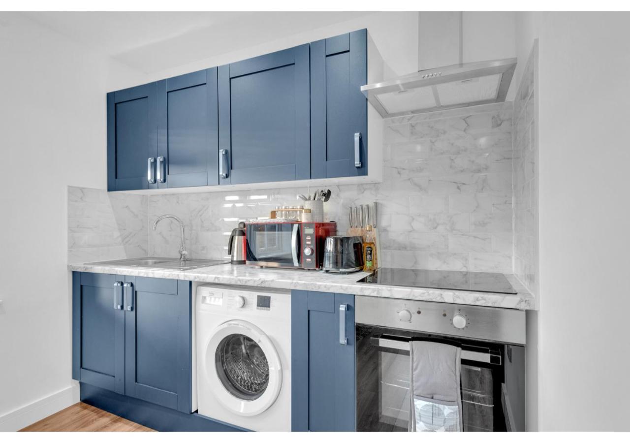 Classic 2Bd Flat In 切姆 外观 照片