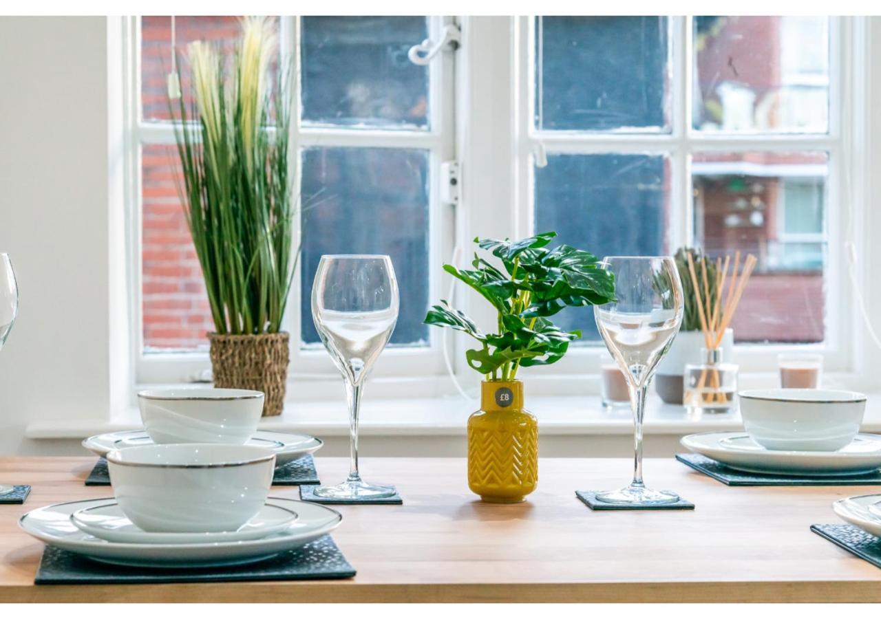Classic 2Bd Flat In 切姆 外观 照片