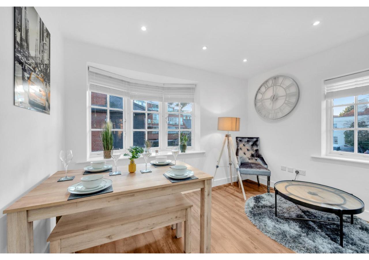 Classic 2Bd Flat In 切姆 外观 照片