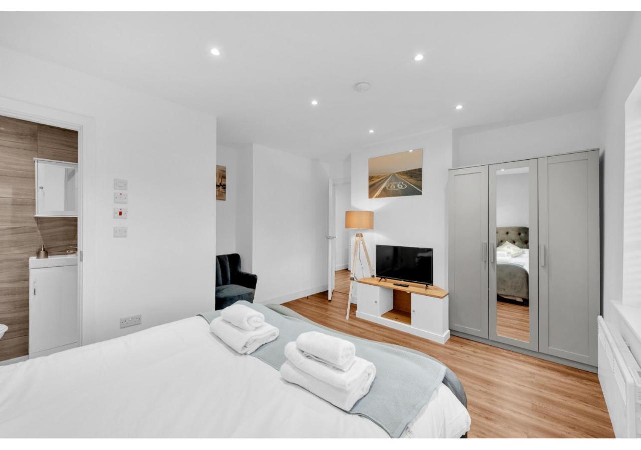Classic 2Bd Flat In 切姆 外观 照片